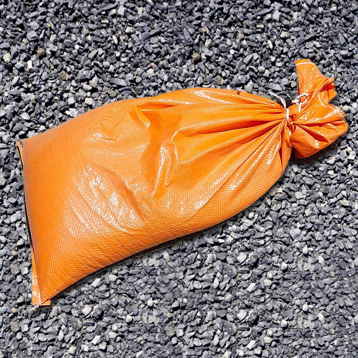 10/7 Mixed Aggregate with 20kg orange hi-vis sandbag